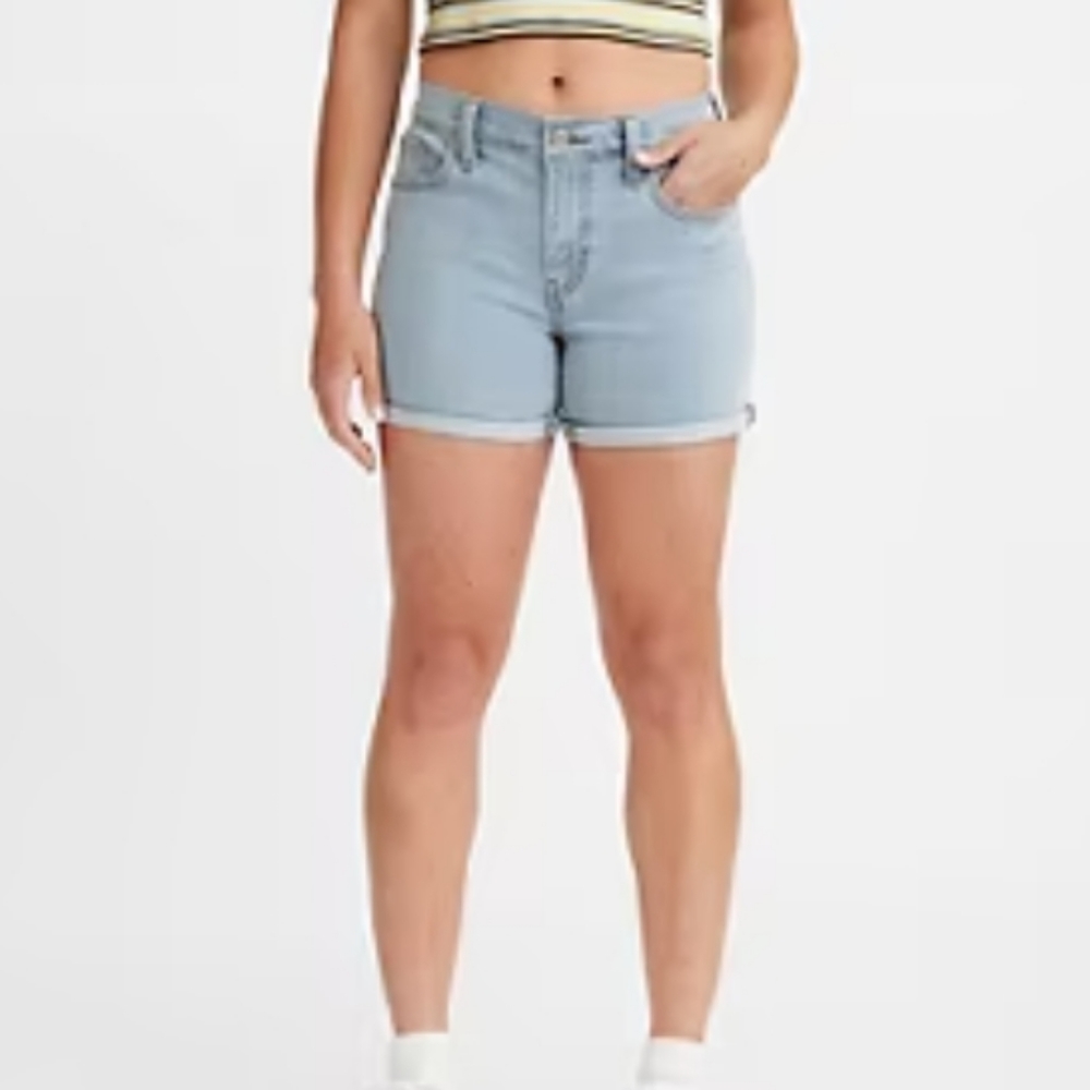 Levi's | Mid Length Shorts